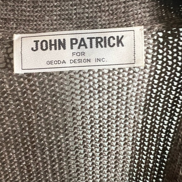 John Patrick vintage Brown Cardigan Sweater with V-neck and Tie Detail - Picture 3 of 10